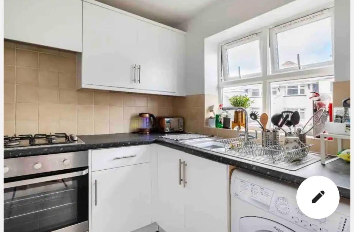 Town Centre White House Apartamento Bournemouth Exterior foto
